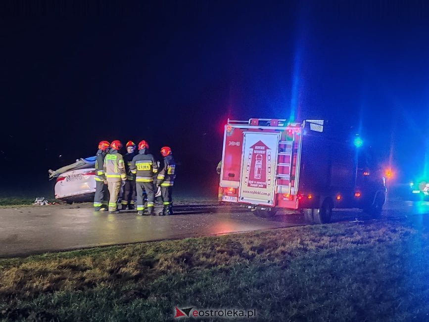 Wypadek w Chrostowie (gm. Troszyn) [13.01.2022] - zdjęcie #20 - eOstroleka.pl