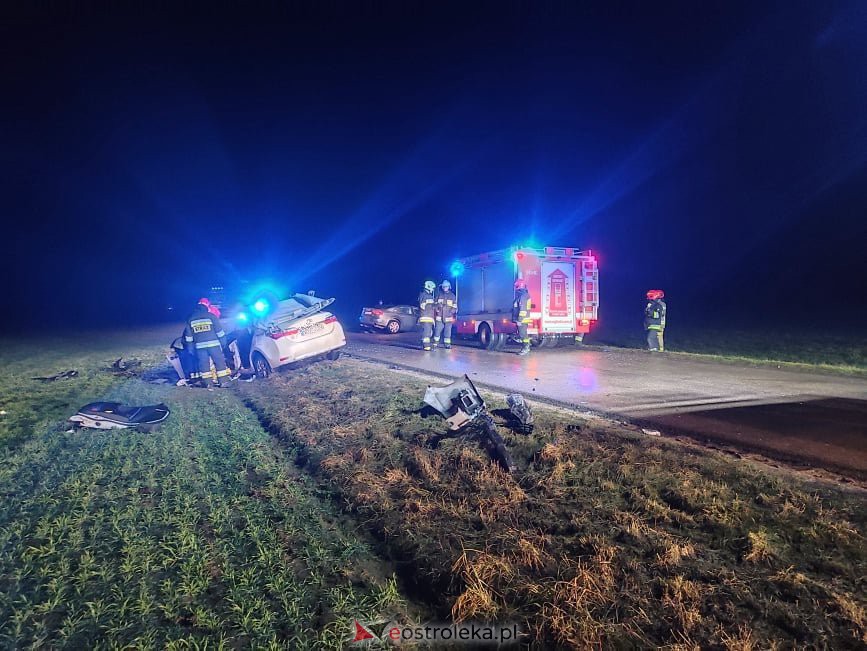 Wypadek w Chrostowie (gm. Troszyn) [13.01.2022] - zdjęcie #15 - eOstroleka.pl