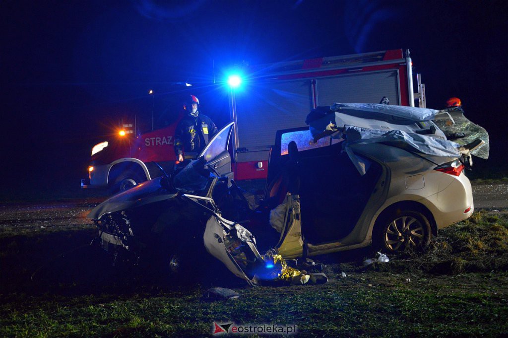 Wypadek w Chrostowie (gm. Troszyn) [13.01.2022] - zdjęcie #9 - eOstroleka.pl