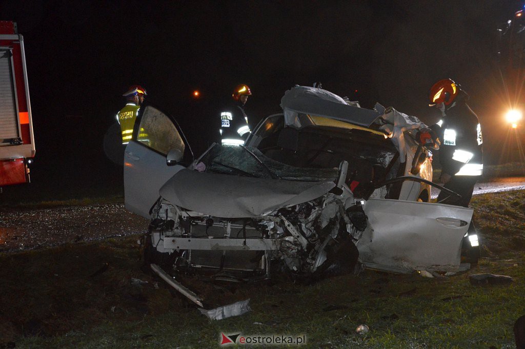 Wypadek w Chrostowie (gm. Troszyn) [13.01.2022] - zdjęcie #4 - eOstroleka.pl