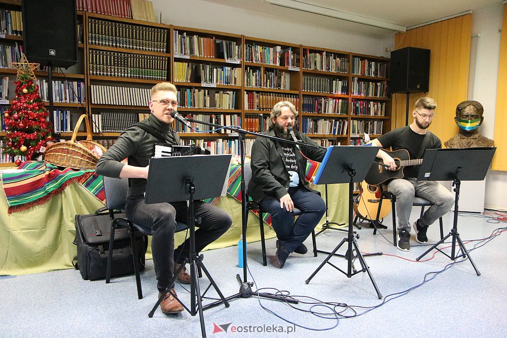 Koncert noworoczny w ostrołęckiej bibliotece [13.01.2022] - zdjęcie #14 - eOstroleka.pl