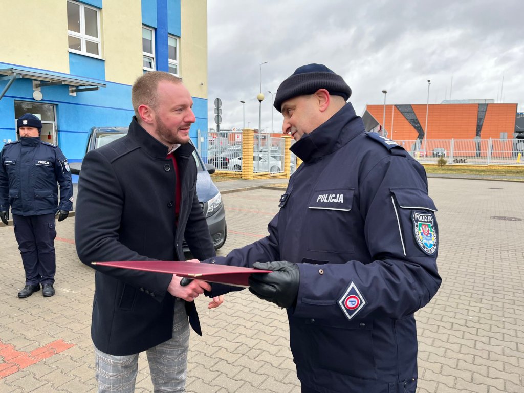 Nowe radiowozy w Komedzie Miejskiej Policji w Ostrołęce [14.01.2022] - zdjęcie #8 - eOstroleka.pl