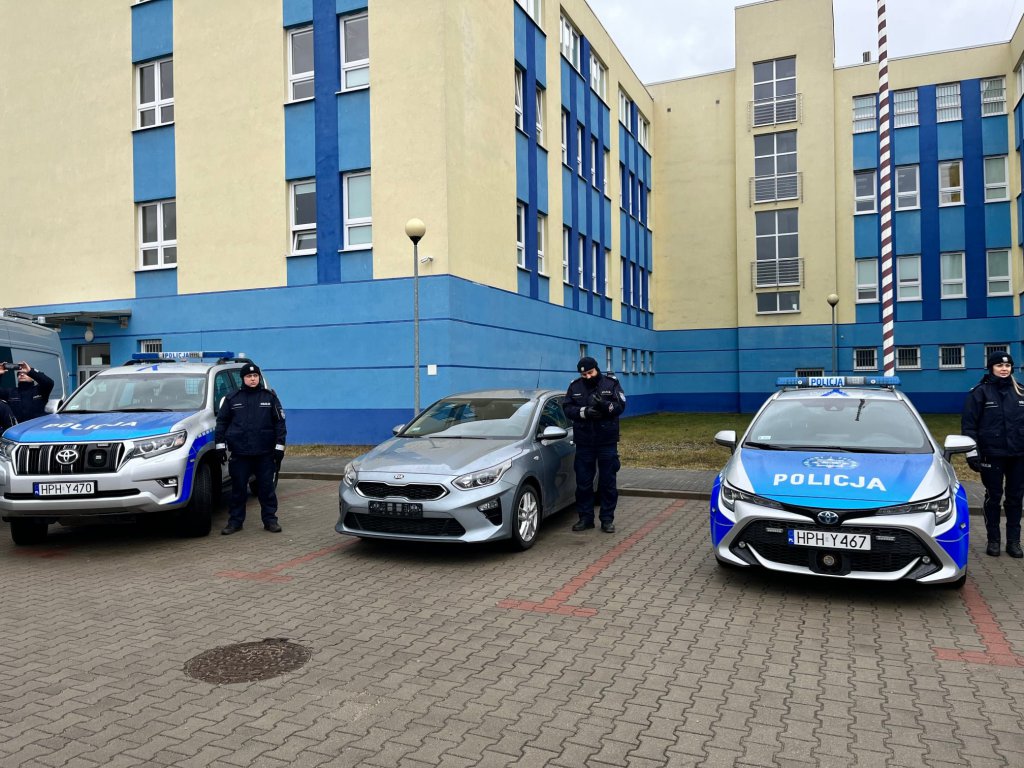 Nowe radiowozy w Komedzie Miejskiej Policji w Ostrołęce [14.01.2022] - zdjęcie #11 - eOstroleka.pl