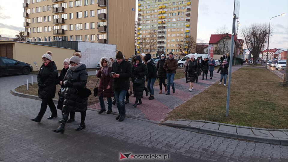 Stop segregacji sanitarnej - protest w Ostrołęce [15.01.2022] - zdjęcie #4 - eOstroleka.pl