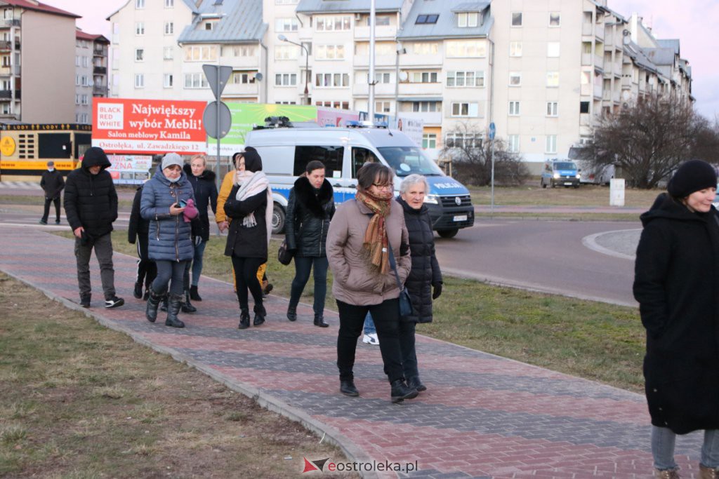 Stop segregacji sanitarnej - protest w Ostrołęce [15.01.2022] - zdjęcie #20 - eOstroleka.pl