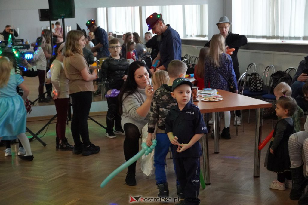 Bal Choinkowy osiedla Dzieci Polskich - zdjęcie #12 - eOstroleka.pl