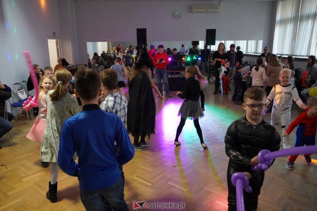 Bal Choinkowy osiedla Dzieci Polskich - zdjęcie #5 - eOstroleka.pl