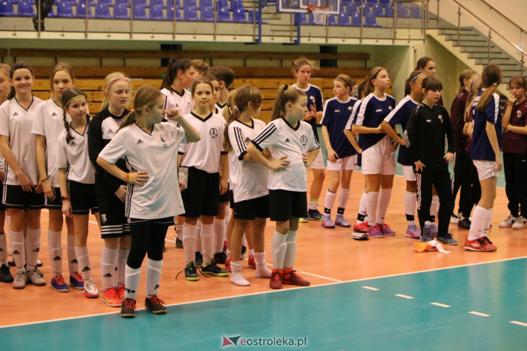 Halowe Mistrzostwa Mazowsza w Piłce Nożnej 2022 [15.01.2022] - zdjęcie #58 - eOstroleka.pl