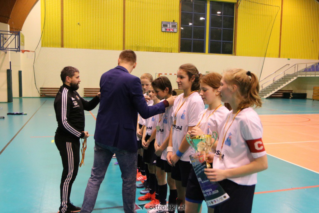 Halowe Mistrzostwa Mazowsza w Piłce Nożnej 2022 [15.01.2022] - zdjęcie #17 - eOstroleka.pl