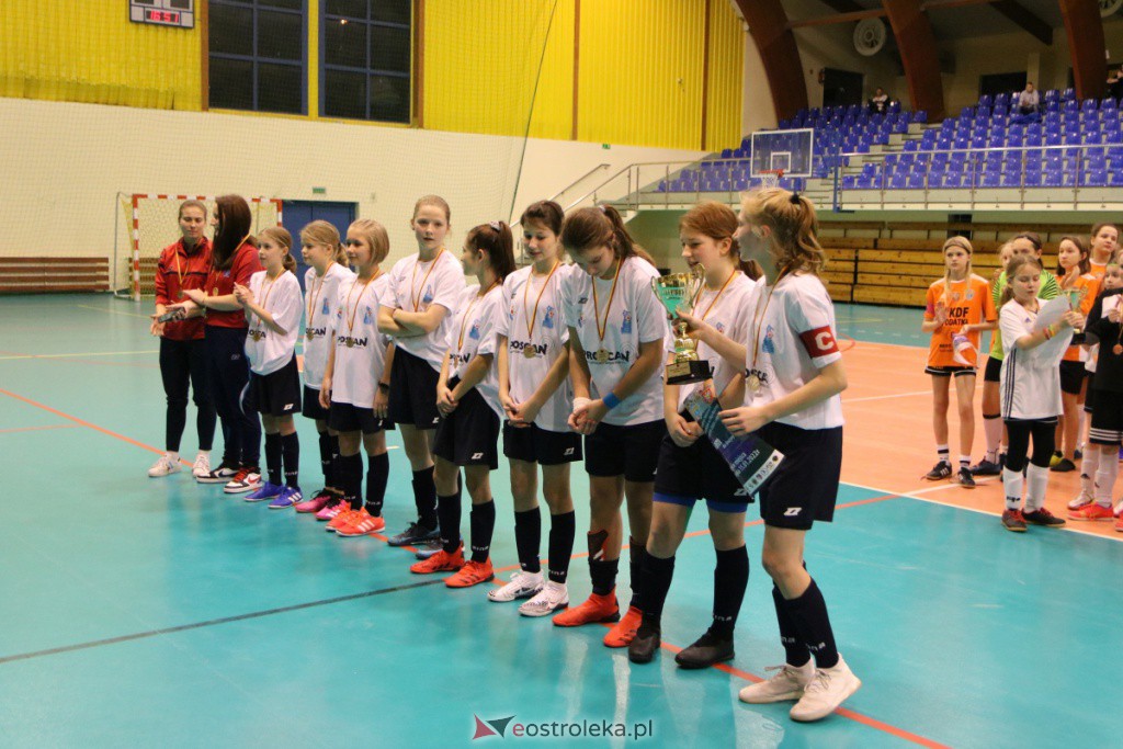 Halowe Mistrzostwa Mazowsza w Piłce Nożnej 2022 [15.01.2022] - zdjęcie #10 - eOstroleka.pl