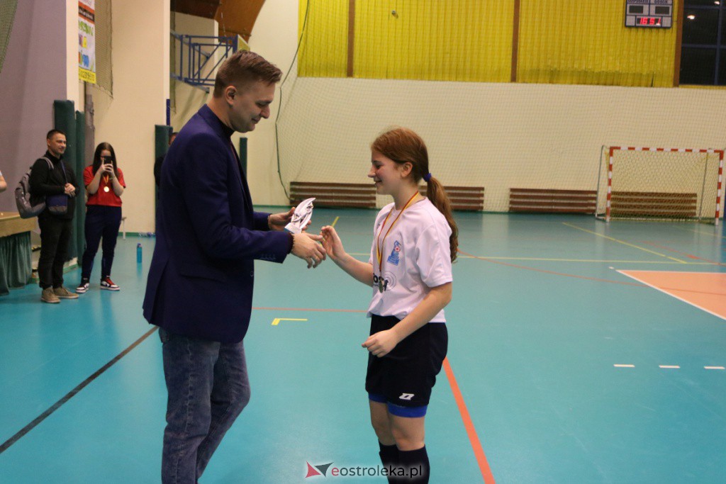 Halowe Mistrzostwa Mazowsza w Piłce Nożnej 2022 [15.01.2022] - zdjęcie #9 - eOstroleka.pl