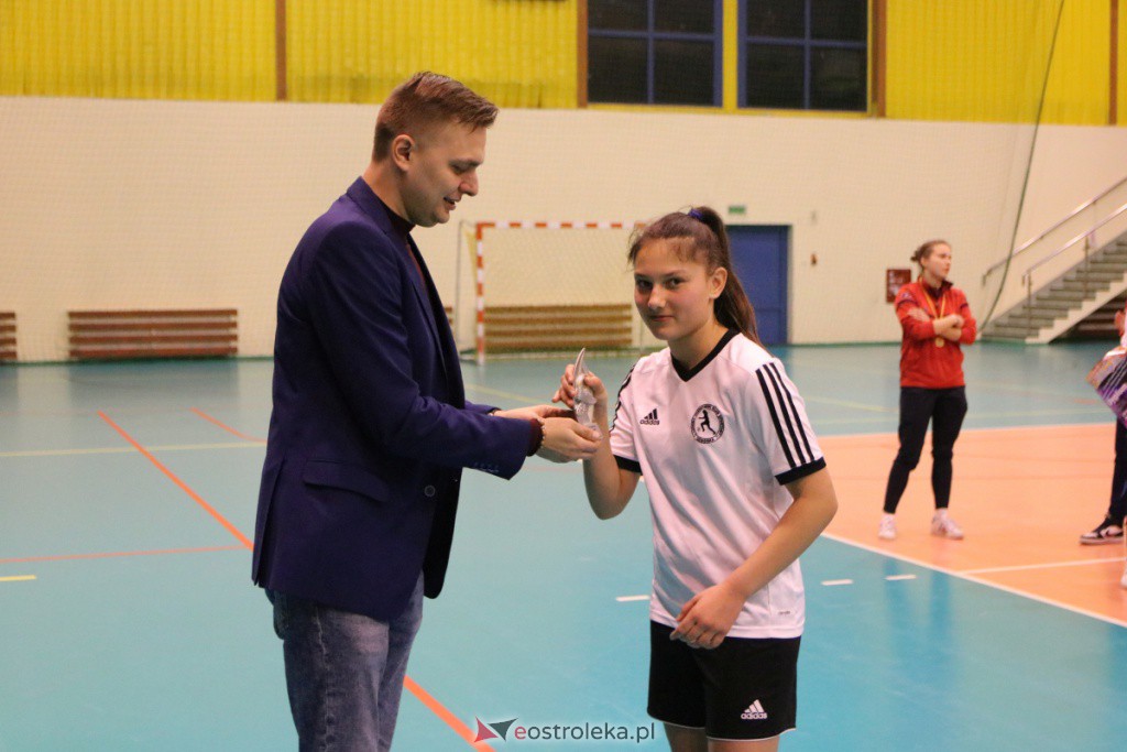 Halowe Mistrzostwa Mazowsza w Piłce Nożnej 2022 [15.01.2022] - zdjęcie #6 - eOstroleka.pl