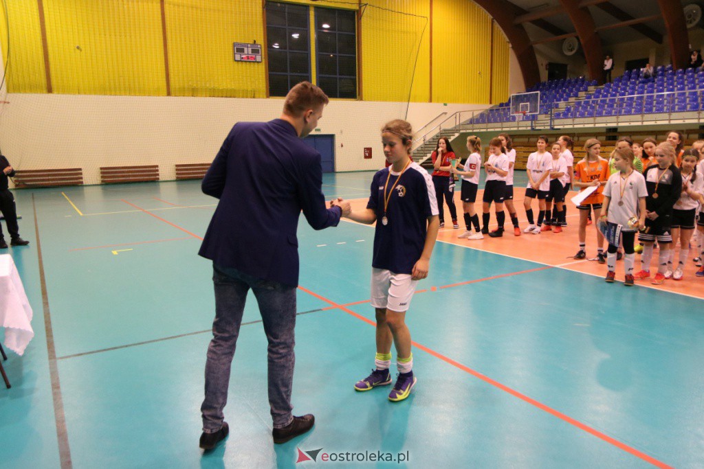 Halowe Mistrzostwa Mazowsza w Piłce Nożnej 2022 [15.01.2022] - zdjęcie #4 - eOstroleka.pl