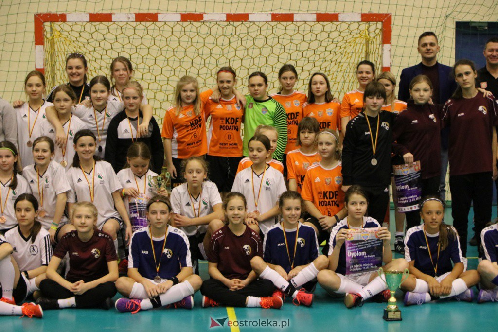 Halowe Mistrzostwa Mazowsza w Piłce Nożnej 2022 [15.01.2022] - zdjęcie #31 - eOstroleka.pl