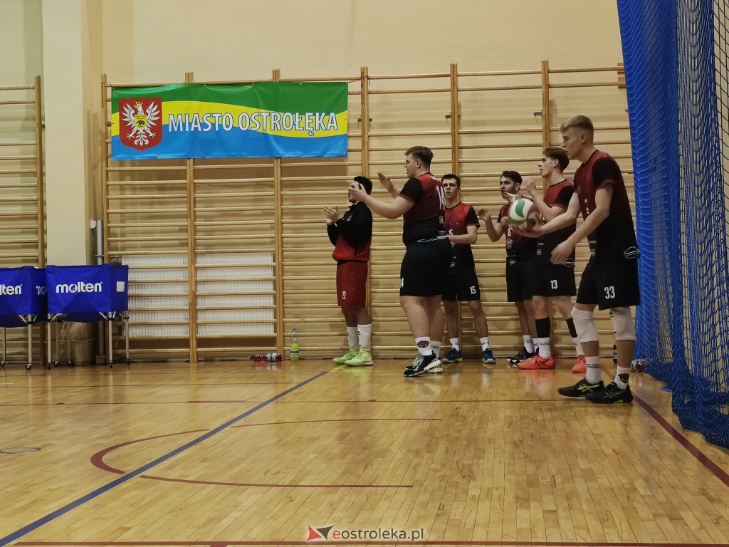 Volley Ostrołęka - MOS Wola Warszawa [15.01.2022] - zdjęcie #1 - eOstroleka.pl