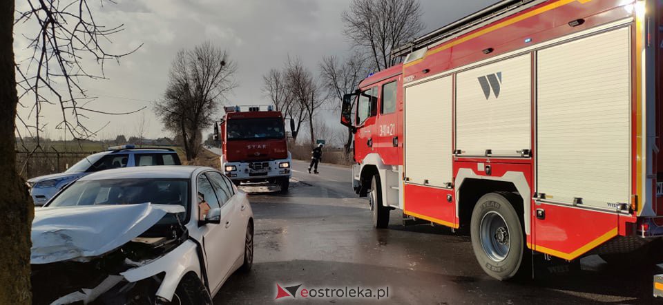 Wypadek w Żabinie. Poszkodowana jedna osoba [20.01.2022] - zdjęcie #8 - eOstroleka.pl