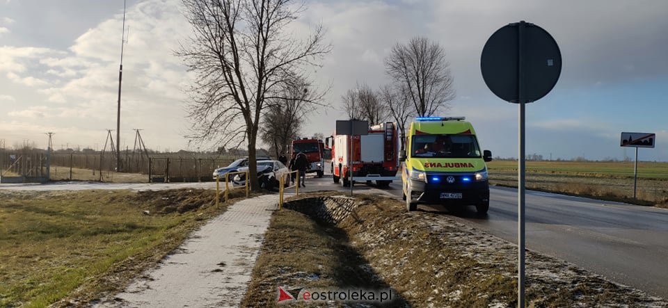 Wypadek w Żabinie. Poszkodowana jedna osoba [20.01.2022] - zdjęcie #9 - eOstroleka.pl
