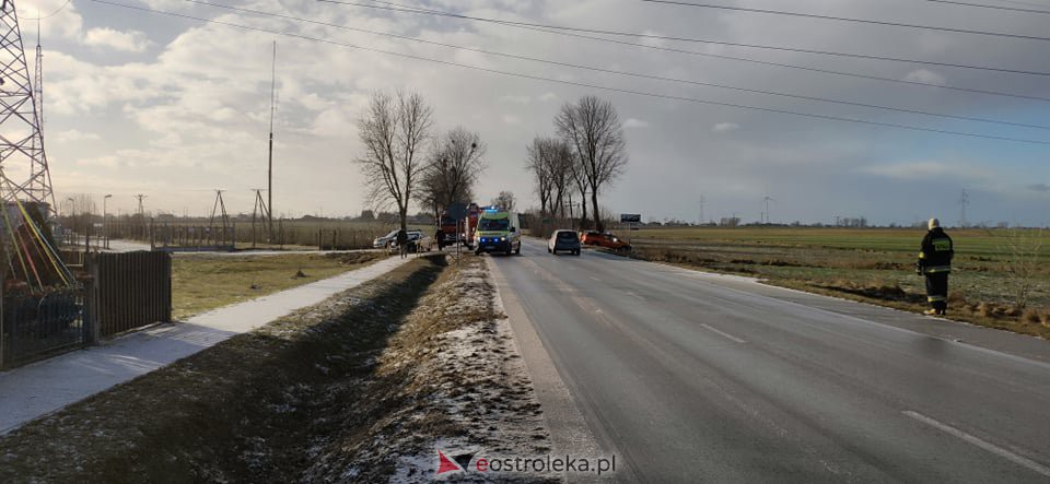 Wypadek w Żabinie. Poszkodowana jedna osoba [20.01.2022] - zdjęcie #11 - eOstroleka.pl