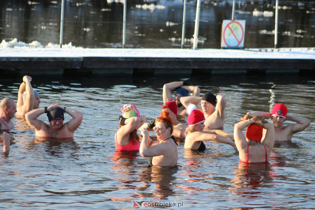 Słońce, plaża, woda i… Morsy [23.01.2022] - zdjęcie #1 - eOstroleka.pl