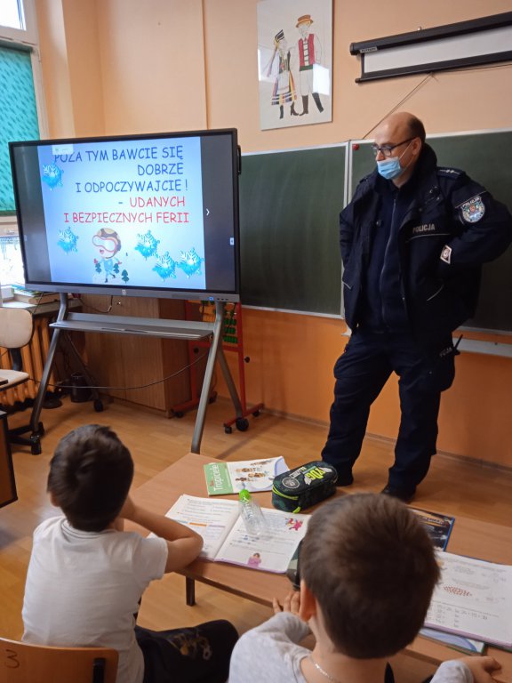 O bezpieczeństwie w Szkole Podstawowej Nr 2 - zdjęcie #4 - eOstroleka.pl