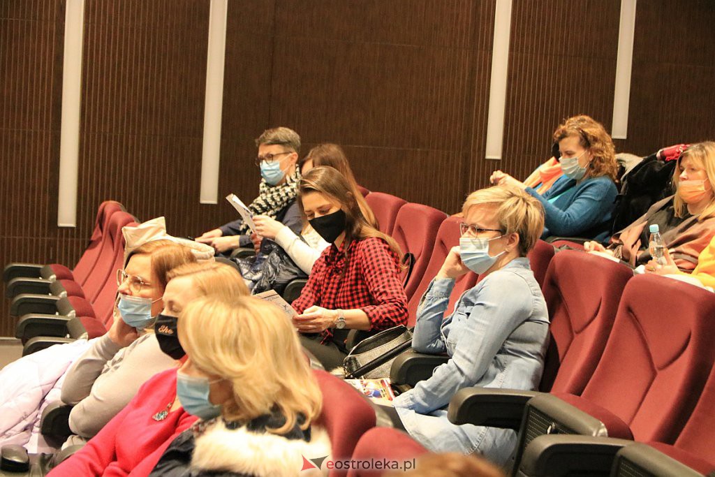„Wsparcie psychologiczne w edukacji filmowej”. Nauczyciele obejrzeli Cmon Cmon [31.01.2022] - zdjęcie #5 - eOstroleka.pl
