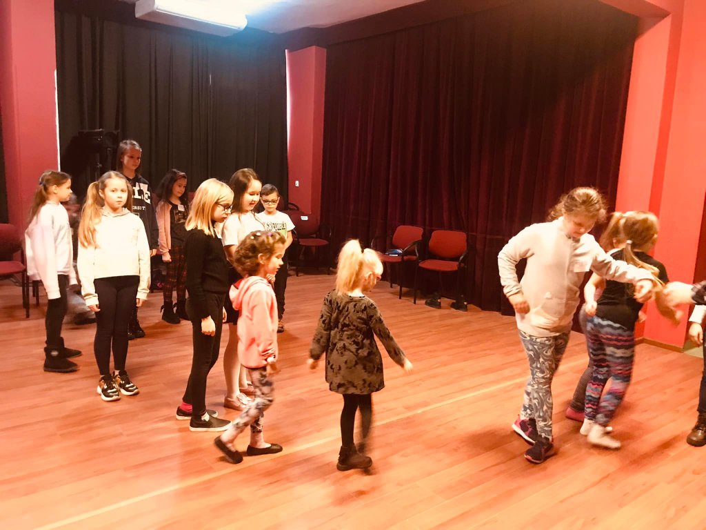 Aktorsko-teatralne ferie w Klubie Oczko [02.02.2022] - zdjęcie #6 - eOstroleka.pl