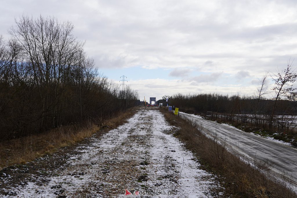 Budowa nowego mostu kolejowego na rzece Narew w Ostrołęce [3.02.2022] - zdjęcie #33 - eOstroleka.pl