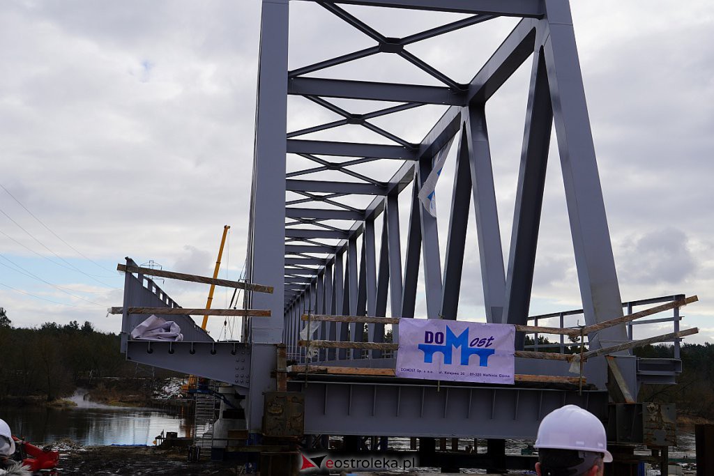 Budowa nowego mostu kolejowego na rzece Narew w Ostrołęce [3.02.2022] - zdjęcie #31 - eOstroleka.pl