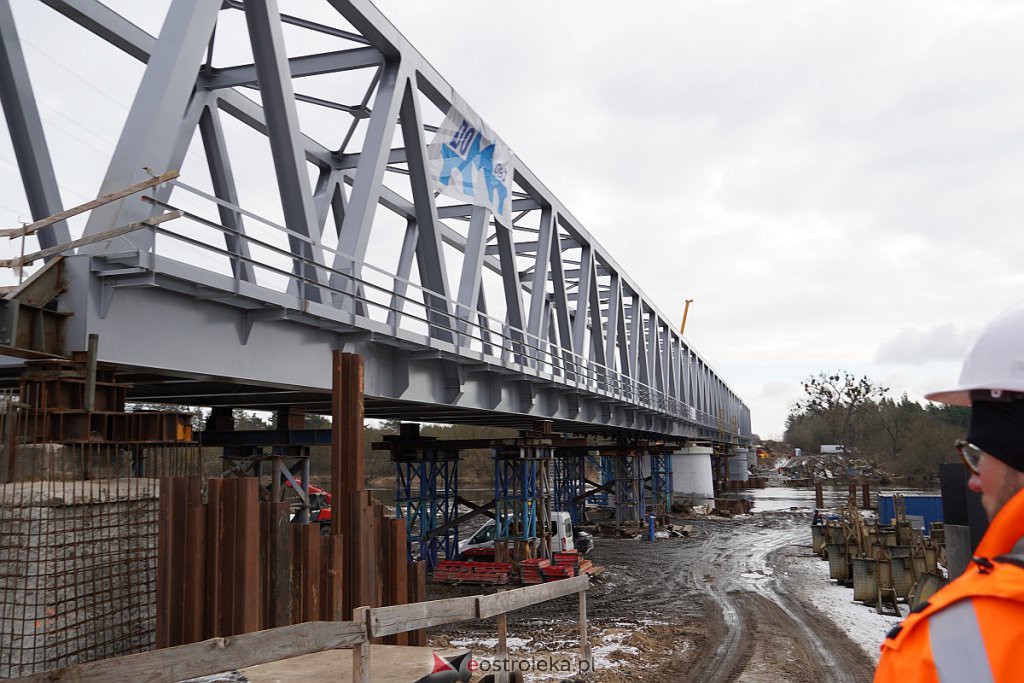 Budowa nowego mostu kolejowego na rzece Narew w Ostrołęce [3.02.2022] - zdjęcie #27 - eOstroleka.pl
