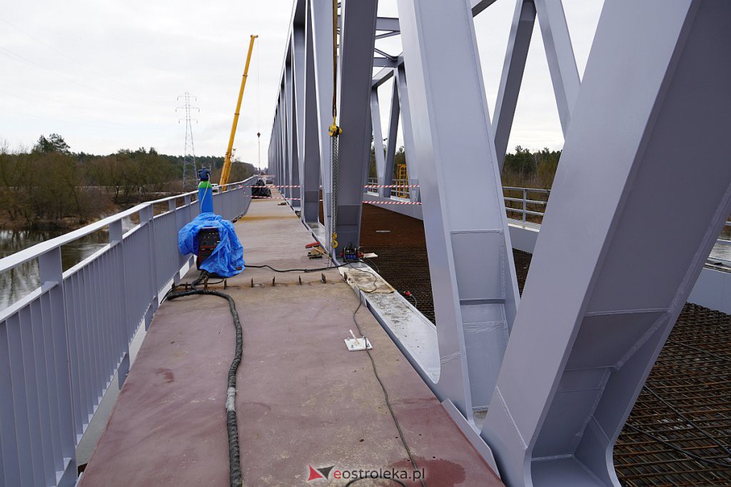 Budowa nowego mostu kolejowego na rzece Narew w Ostrołęce [3.02.2022] - zdjęcie #19 - eOstroleka.pl