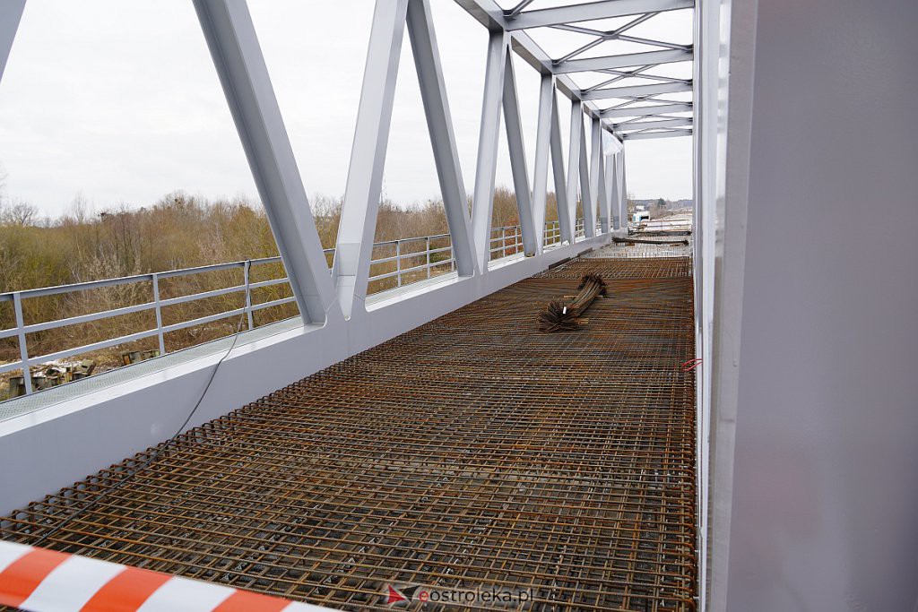 Budowa nowego mostu kolejowego na rzece Narew w Ostrołęce [3.02.2022] - zdjęcie #17 - eOstroleka.pl