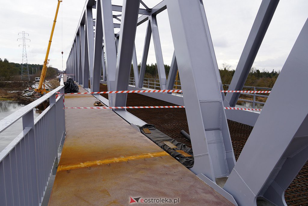 Budowa nowego mostu kolejowego na rzece Narew w Ostrołęce [3.02.2022] - zdjęcie #12 - eOstroleka.pl