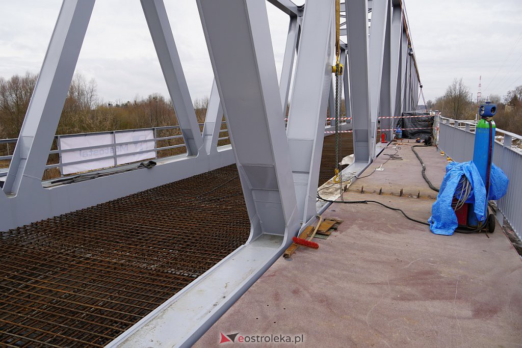 Budowa nowego mostu kolejowego na rzece Narew w Ostrołęce [3.02.2022] - zdjęcie #11 - eOstroleka.pl