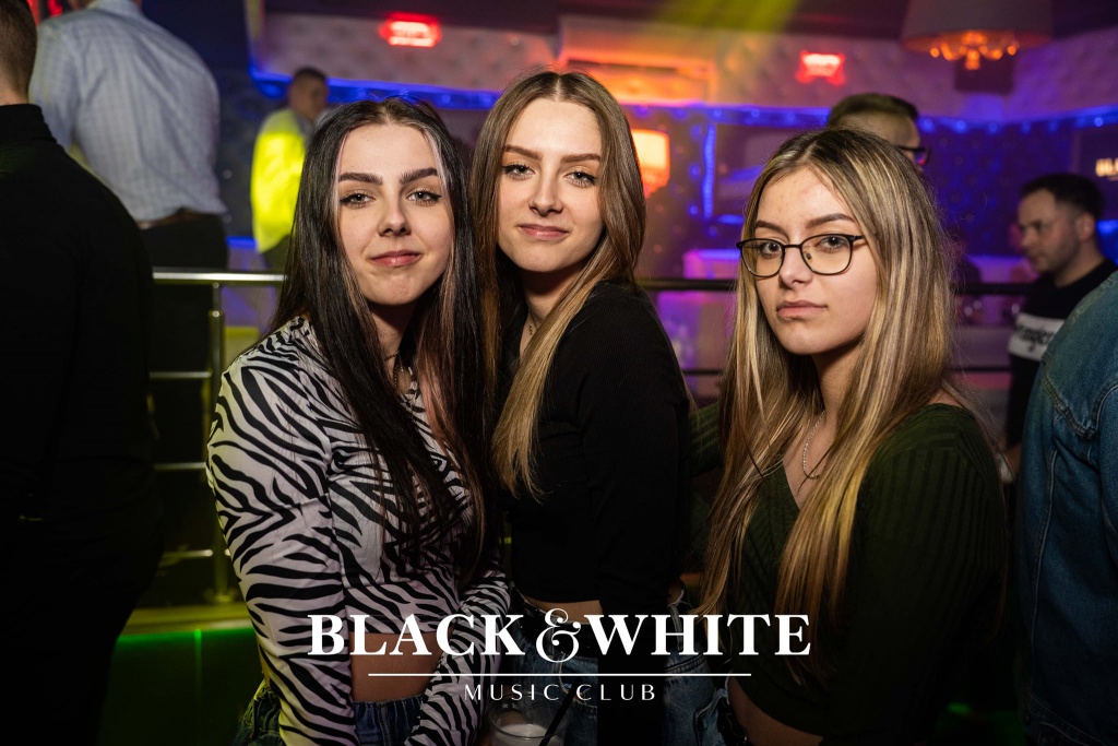 Rozpoczęcie ferii w Clubie Black&White [28.02.2022] - zdjęcie #4 - eOstroleka.pl