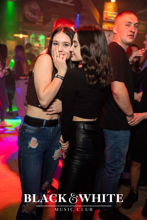 Rozpoczęcie ferii w Clubie Black&White [28.02.2022] - zdjęcie #6 - eOstroleka.pl