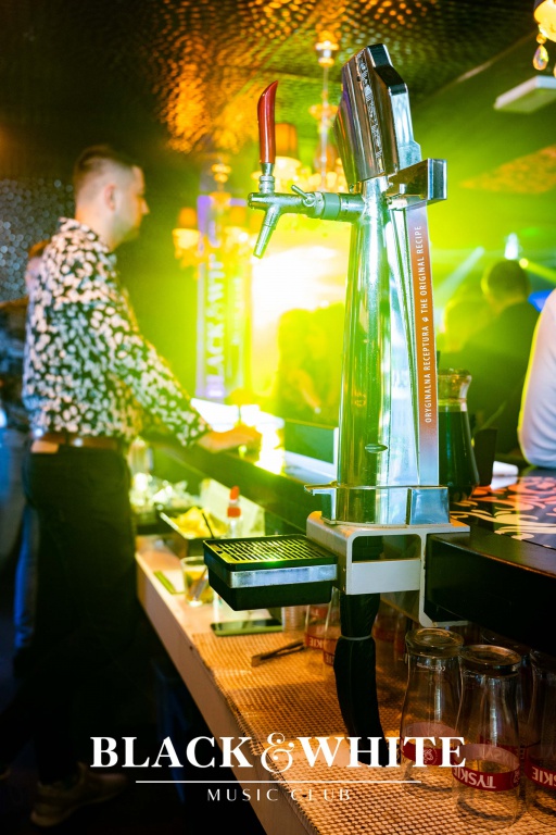 Kolejne weekendowe spotkanie w Clubie Black&White [29.01.2022] - zdjęcie #41 - eOstroleka.pl