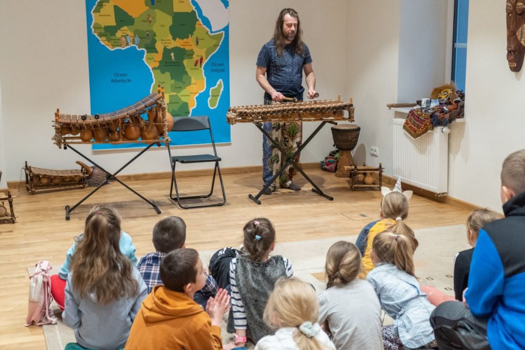 Muzyczny dzień ferii w Muzeum Kultury Kurpiowskiej - zdjęcie #6 - eOstroleka.pl