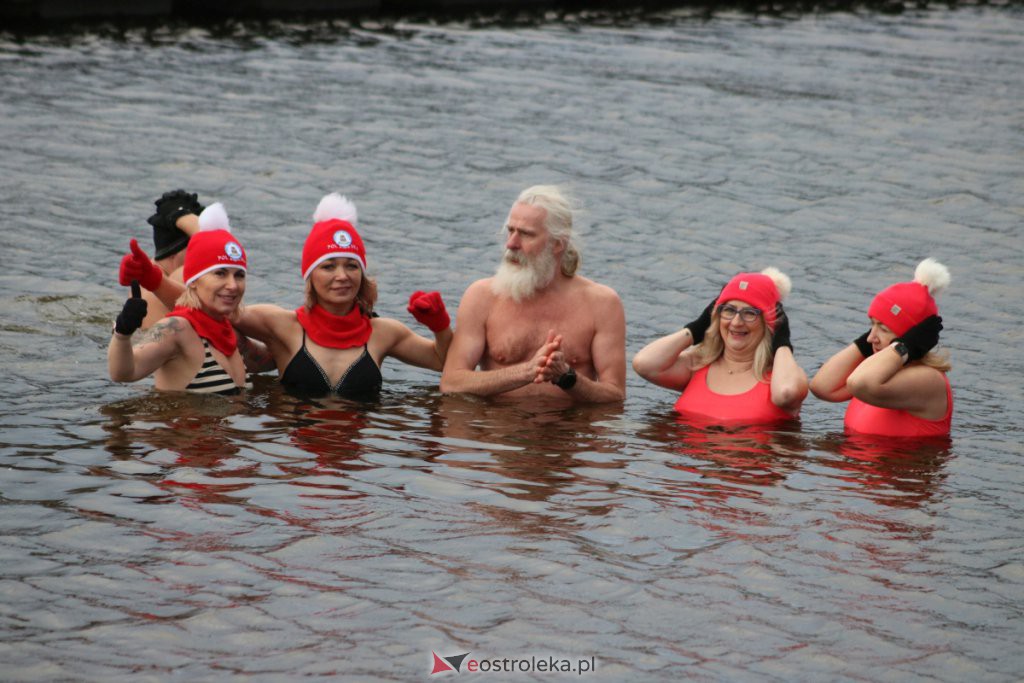Sobotnie spotkanie Morsów na plaży miejskiej w Ostrołęce [05.02.2022] - zdjęcie #14 - eOstroleka.pl