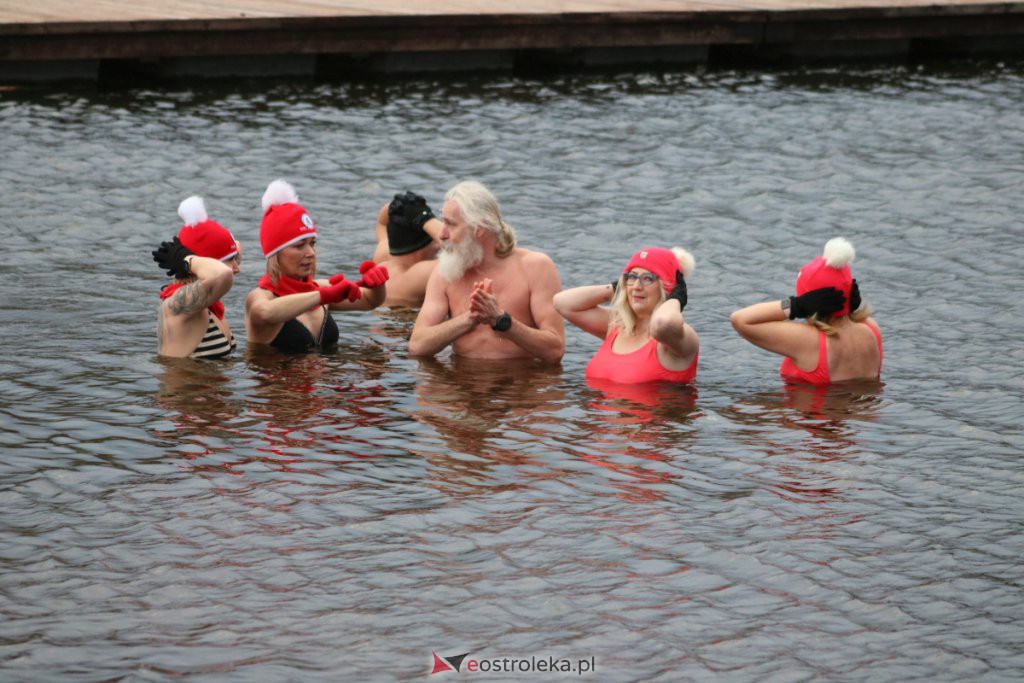 Sobotnie spotkanie Morsów na plaży miejskiej w Ostrołęce [05.02.2022] - zdjęcie #13 - eOstroleka.pl