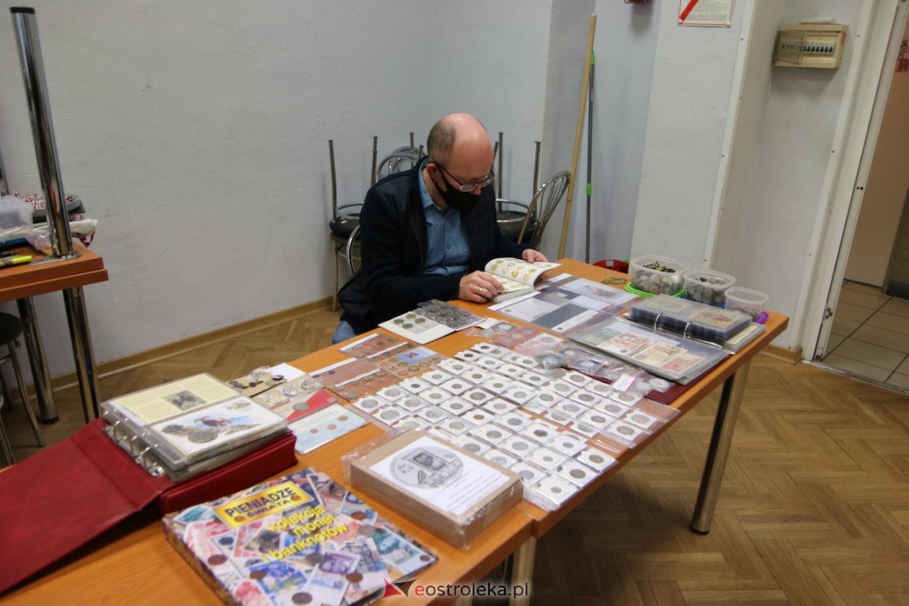 Kolekcjonerska giełda w Klubie Lokator z gośćmi zza granicy i bardzo starymi eksponatami [06.02.2022] - zdjęcie #36 - eOstroleka.pl