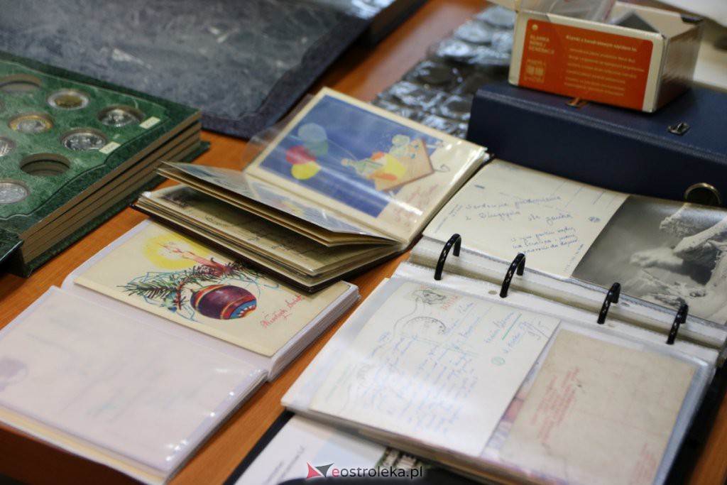 Kolekcjonerska giełda w Klubie Lokator z gośćmi zza granicy i bardzo starymi eksponatami [06.02.2022] - zdjęcie #19 - eOstroleka.pl