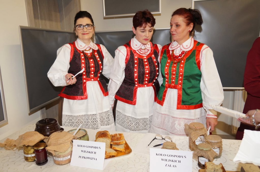 „Kominki Kurpiowskie” 2022 za nami. Było smacznie i pięknie [07.02.2022] - zdjęcie #1 - eOstroleka.pl