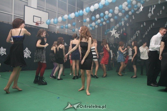 Bal gimnazjalny w gimnazjum nr 2 (05-02-2011) - zdjęcie #25 - eOstroleka.pl