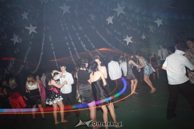 Bal gimnazjalny w gimnazjum nr 2 (05-02-2011) - zdjęcie #15 - eOstroleka.pl