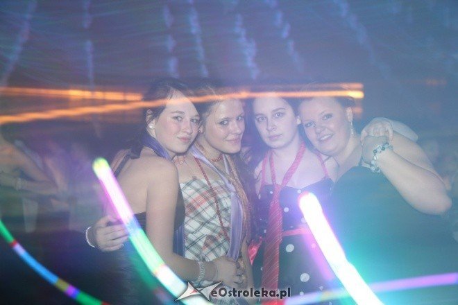 Bal gimnazjalny w gimnazjum nr 2 (05-02-2011) - zdjęcie #11 - eOstroleka.pl