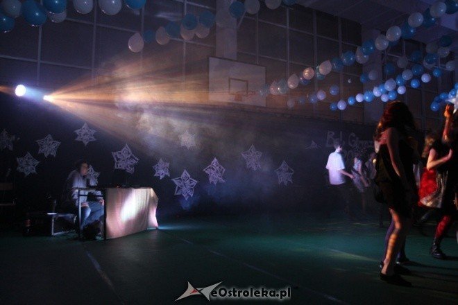 Bal gimnazjalny w gimnazjum nr 2 (05-02-2011) - zdjęcie #9 - eOstroleka.pl