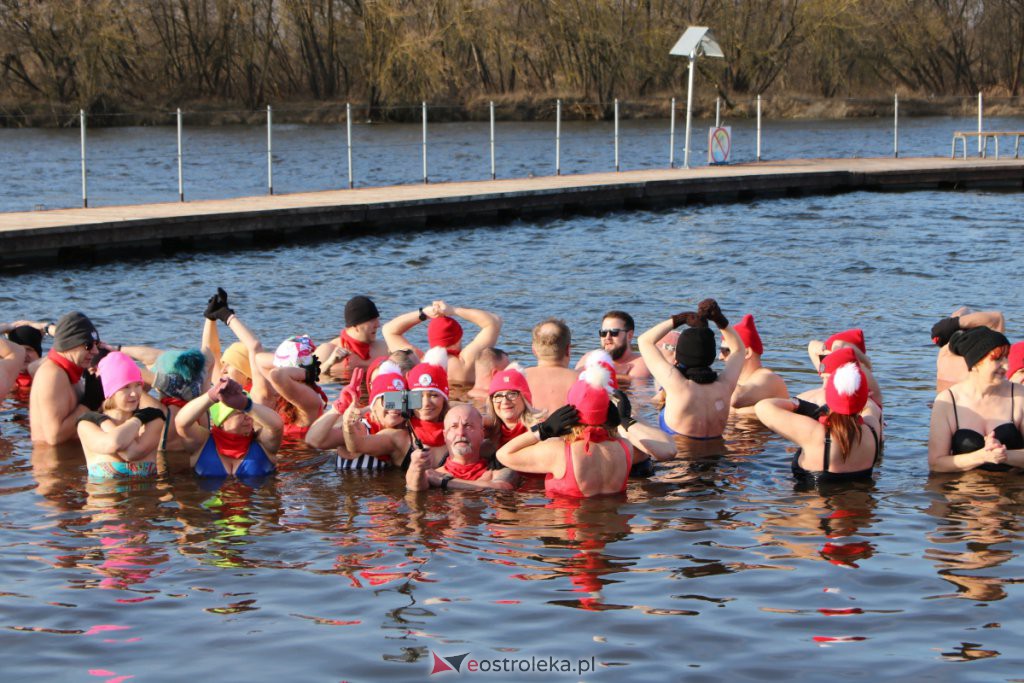 Morsowanie dla Zuzi na plaży miejskiej [13.02.2022] - zdjęcie #54 - eOstroleka.pl