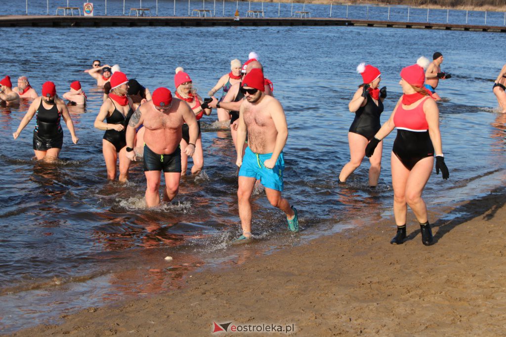Morsowanie dla Zuzi na plaży miejskiej [13.02.2022] - zdjęcie #38 - eOstroleka.pl