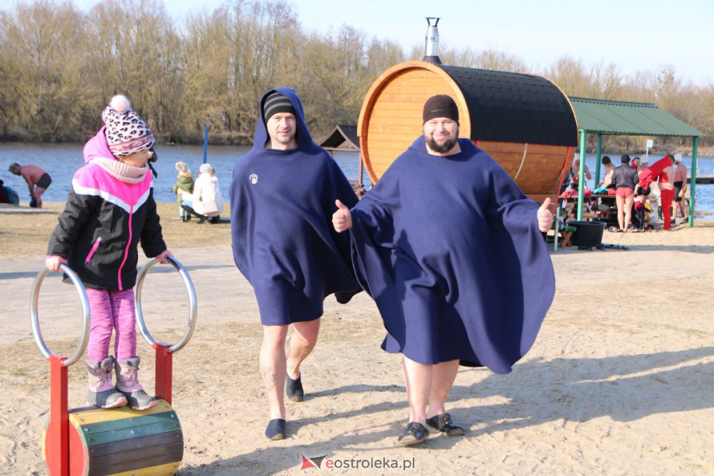 Morsowanie dla Zuzi na plaży miejskiej [13.02.2022] - zdjęcie #15 - eOstroleka.pl