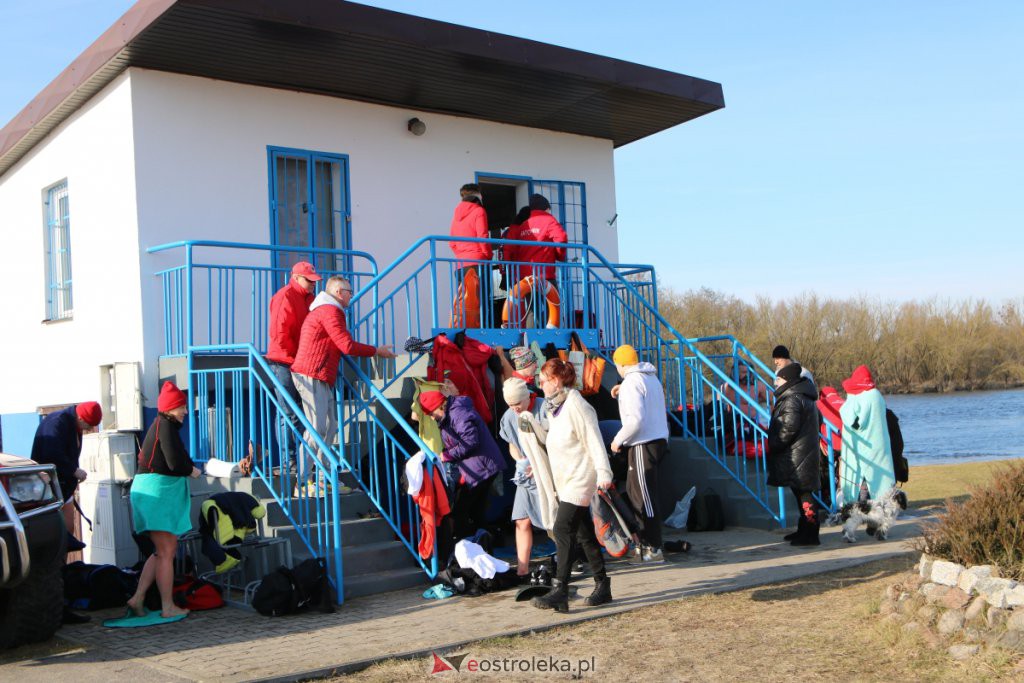 Morsowanie dla Zuzi na plaży miejskiej [13.02.2022] - zdjęcie #11 - eOstroleka.pl